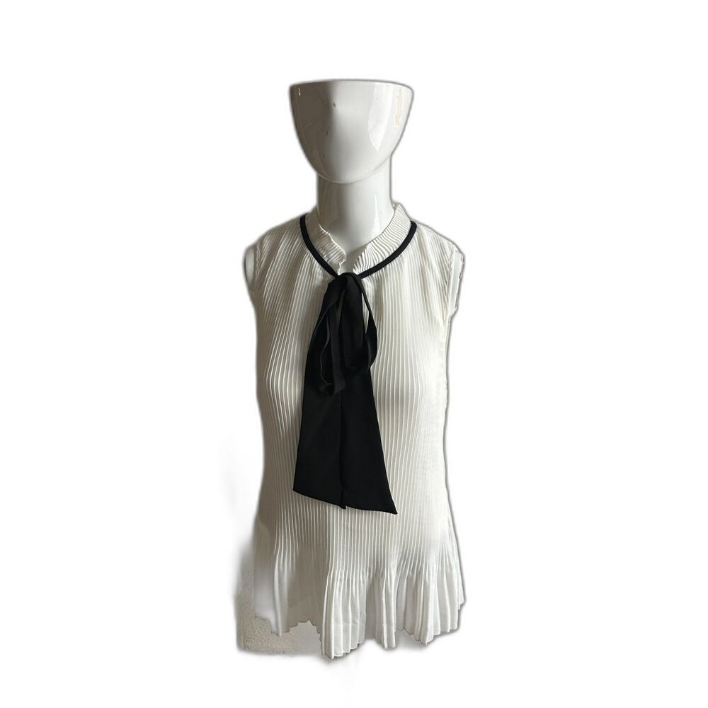 DKNY Pleated Top For Women Sz L Tie Neck Accent Sleeveles Black & White Casual